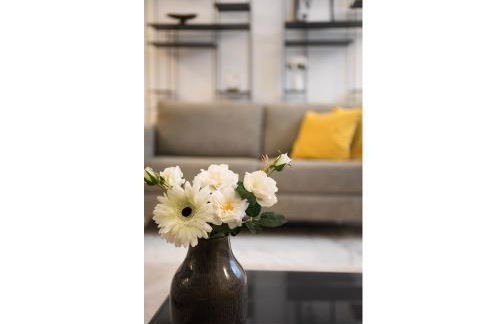 Luxury Milan Apartment - Penthouse in Historic City Center - Photo 4