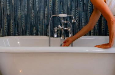 Tranquil Victorian Villa with Hot Tub & Sauna - Foto 14