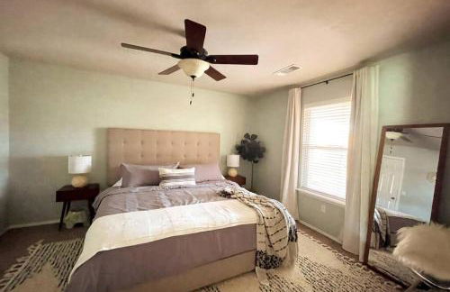 McKinley House Prime - Pool, Patio and Garage - Photo 15