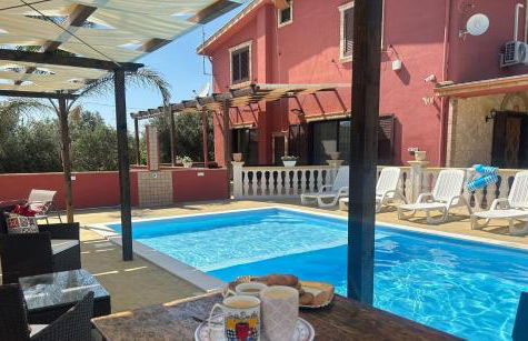 Villa Radiosa In Sicily with private fenced pool, Please read, leggete, HOST INFO for correct cost - Foto 4