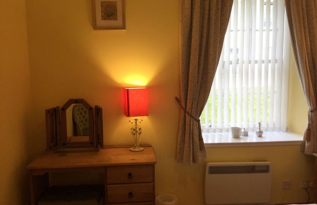 Inverness Apartments - Courtyard - Photo 2