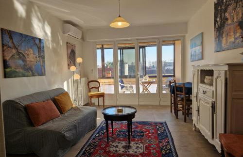 KO T2 avec grand balcon filant, Wifi, Clim à 4 min Remparts - Photo 1