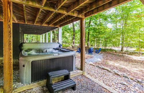 Modern w Fire Pit Deck, Grill & Hot Tub - Foto 4