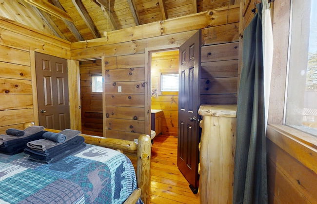 Adelaide's Den 2 Bedroom Cabin by RedAwning - Foto 8