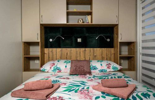 Cozy and Chic Little House with Pool Ivinj-2 - Foto 33