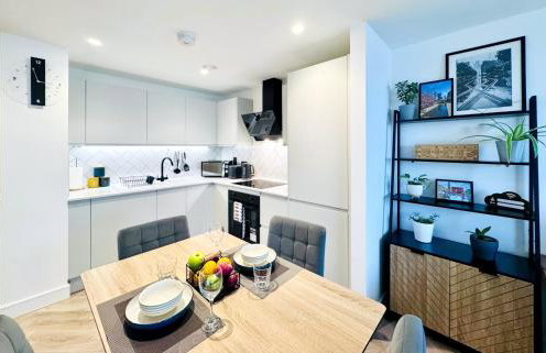 HEYHOO NQ Modern 1-Bed Apartment with Balcony Manchester City Centre - Holiday Home by HeyHoo - Photo 11
