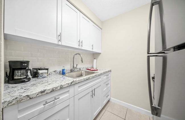 Riverwatch Apartments by Lowkl - Photo 19