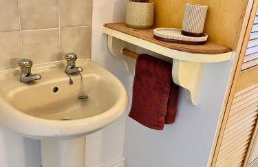 Bridge Cottage Stunning 4 bed thatched cottage - Photo 24