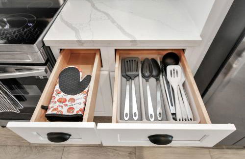 NEW! Grand Luxé Retreat - Modern Luxury - Free Parking - Near Med Center & NRG - Foto 30