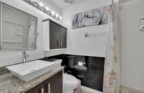 Cozy Golf Condo with 3 Pools, Gym and Just 15 Minutes to Airport - Foto 8