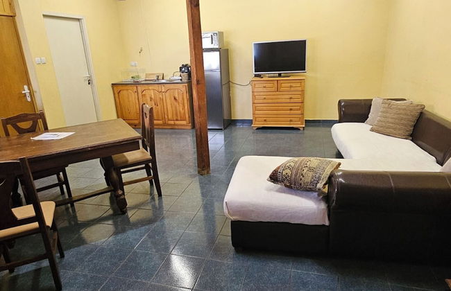 Galeria In The Garden - Photo 27