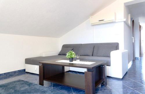 Apartmani Adriana - Photo 12