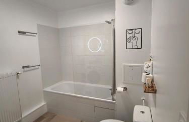 Charmant T2 proche Disney terrasse et parking souterrain - Foto 24