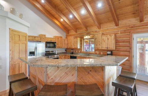 Splendor Valley Farms Huge Log Cabin with King Bed Bunk Beds and Game Room - Photo 24