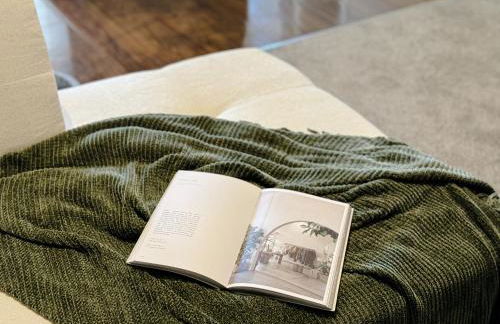 Stylish 1 Bedroom Apartment in LA with Free Parking - 10 Minutes away from Ceders Sinai - Foto 25