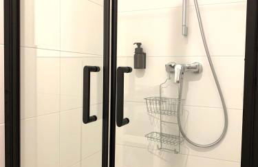 Alles komplett - 2 Schlafzimmer, große Küche, Bad - Photo 8