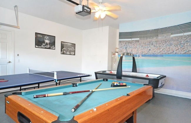 Pine Forest Chateau 5 Bedroom Home by RedAwning - Photo 30