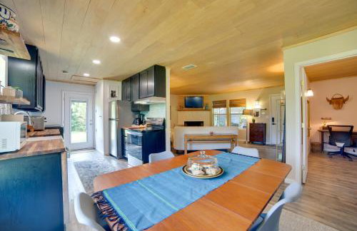 Secluded Getaway on ~10 Acres in The Piney Woods! - Foto 8