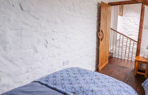 Characterful and quirky cottage in beautiful Pembs - Photo 15