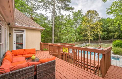 Elegant 5BR Retreat Pool & Yard - Foto 12