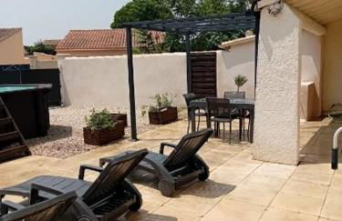 Provencal-style villa - Photo 3