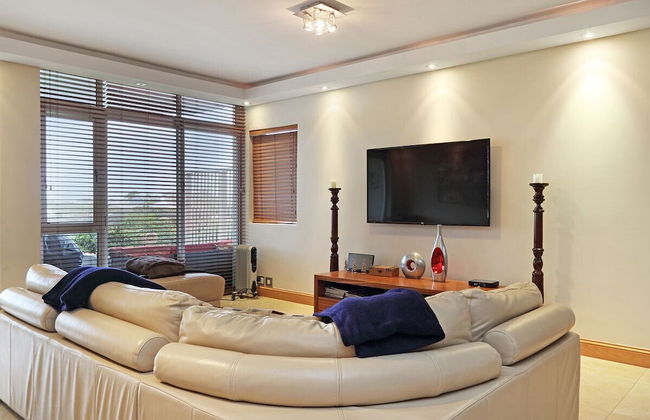 Dolphin Beach E5 - Photo 17