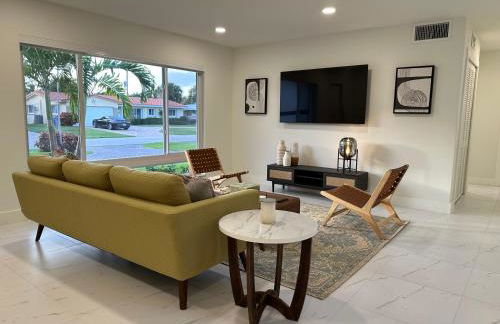 The Sun House - 3 Bed, 2 Bath, Private Pool, Fire Pit, Huge Backyard - Foto 2