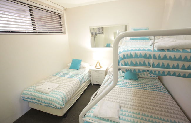 Beachfront Shoal Bay - Photo 2