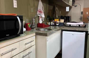 Lindo flat no Number One - Ponta Dareia com serviço de limpeza diaria - Foto 8