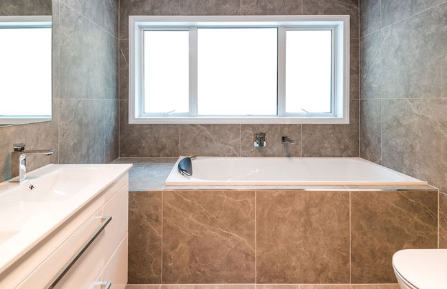 Brand New 5BR home with view of the sea - Photo 42