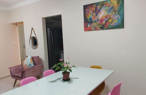 Apartamento encantador- 40 metros da praia e duas quadras do shopping - Foto 25