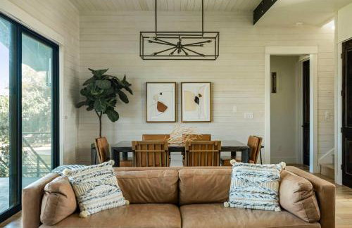 Luxe 3BR Lake Escape - BBQ Firepit & Pickleball - Foto 8