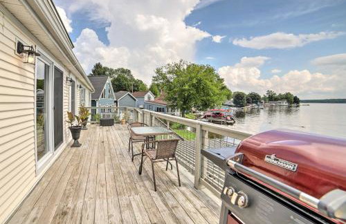 Waterfront Michigan Center Home w/ Boat Dock! - Foto 33