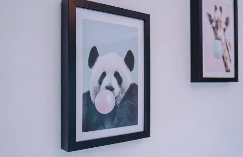 Classic 4 Bedroom House in Wirral with WiFi & Parking Sleeps 9 by PureStay - Foto 42