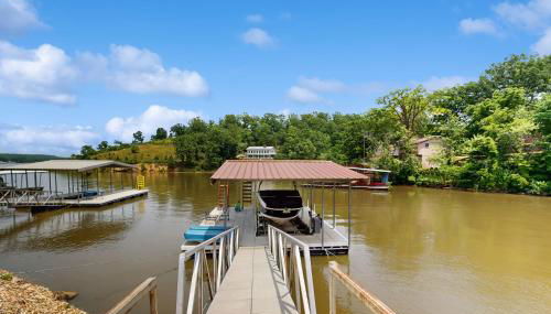 Fun on the Cove! Home with Dock and Foosball - Foto 4