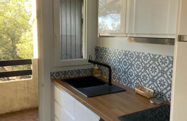 T2 tout confort et moderne, climatisé avec balcon et parking, à 10 min du port et de la plage - Foto 11