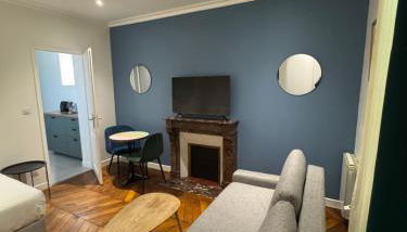 Portes de Paris RER C à 2 min WiFi & Parking Inclus - Foto 2