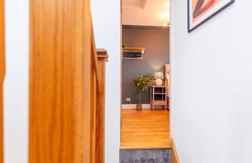 Stunning Bishop Auckland House with 5-bedrooms & 8 Beds Sleeps 12 with Free Parking by PureStay - Foto 45