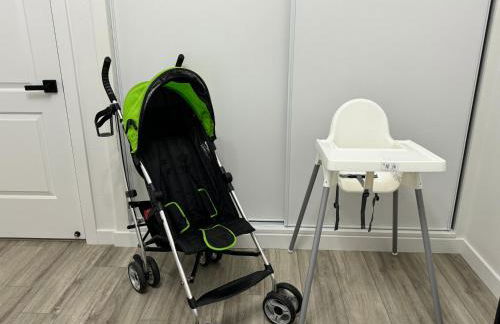 Modern Home for Large Families by Disney & Knotts - Foto 13