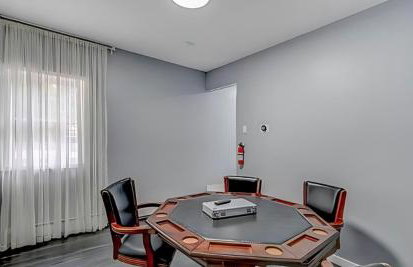 Peaceful Pocono Home with Hot Tub, gym, & office - Foto 19