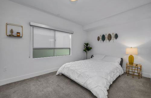 Amazing, Spacious Unit, Heart LA - Photo 6