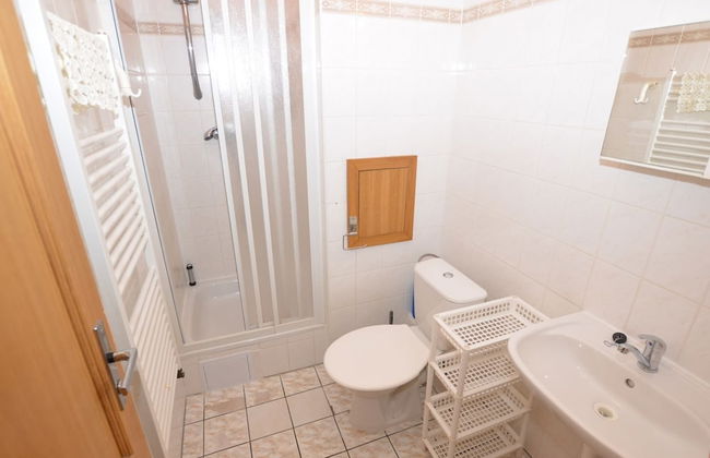 Snug Apartment in Jachymov near Ski Area - Photo 5