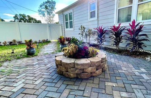 Cozy sanctuary minutes from the bay and beaches - Foto 40