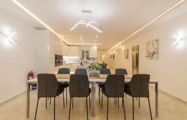 A Spacious & Modern Apart by the sea - Photo 19