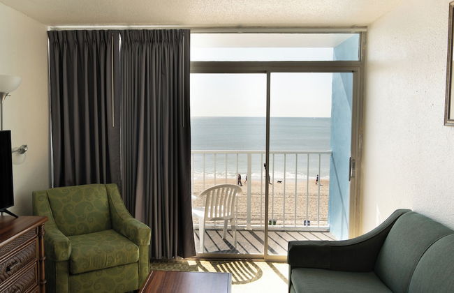 Beach Club at Montego Inn - Photo 27