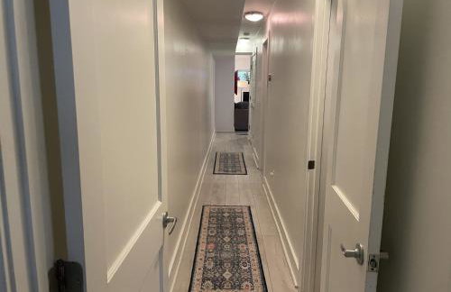 Charming 2BD1BA in Hip Area - Near Metro - Foto 8