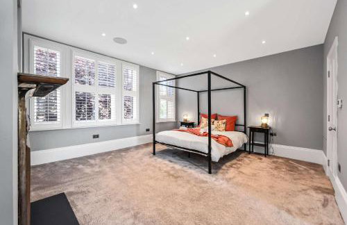 Stunning 3 Bed Victorian House - Idyllic Location - Foto 8