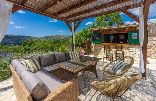 Villa Cocoon - Vacation Home with Heated Pool & Garden - Foto 19