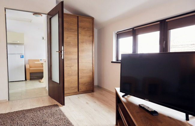 Modern Apartment - Photo 36