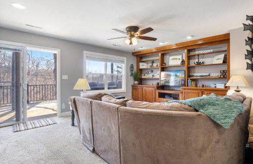 Spacious Home & Lake Access, Lake Views Throughout - Foto 10